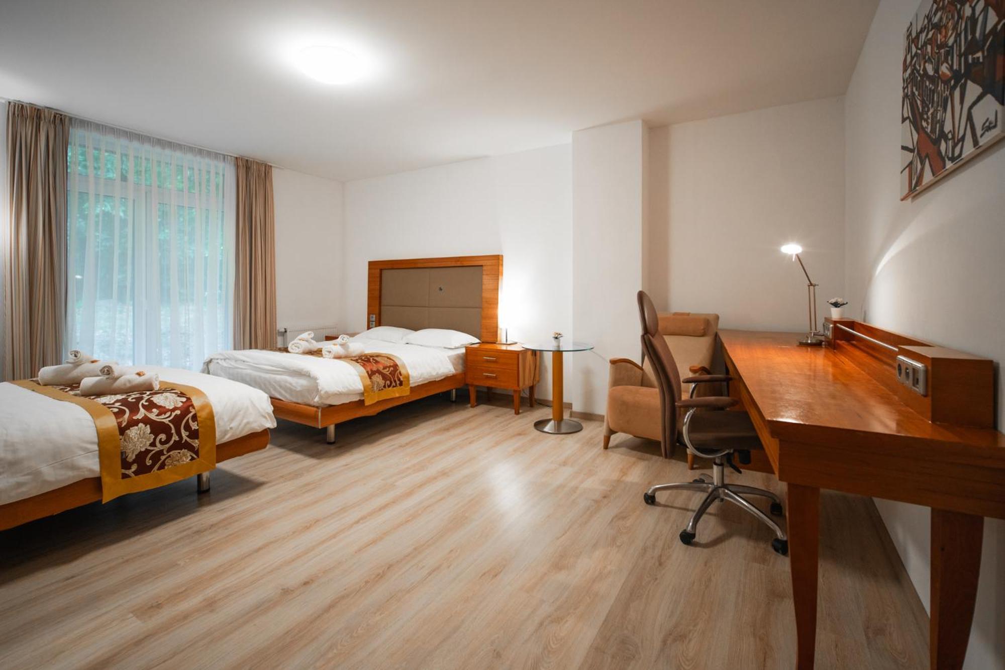 Lesni Lazne Muna Hradec Zewnętrze zdjęcie