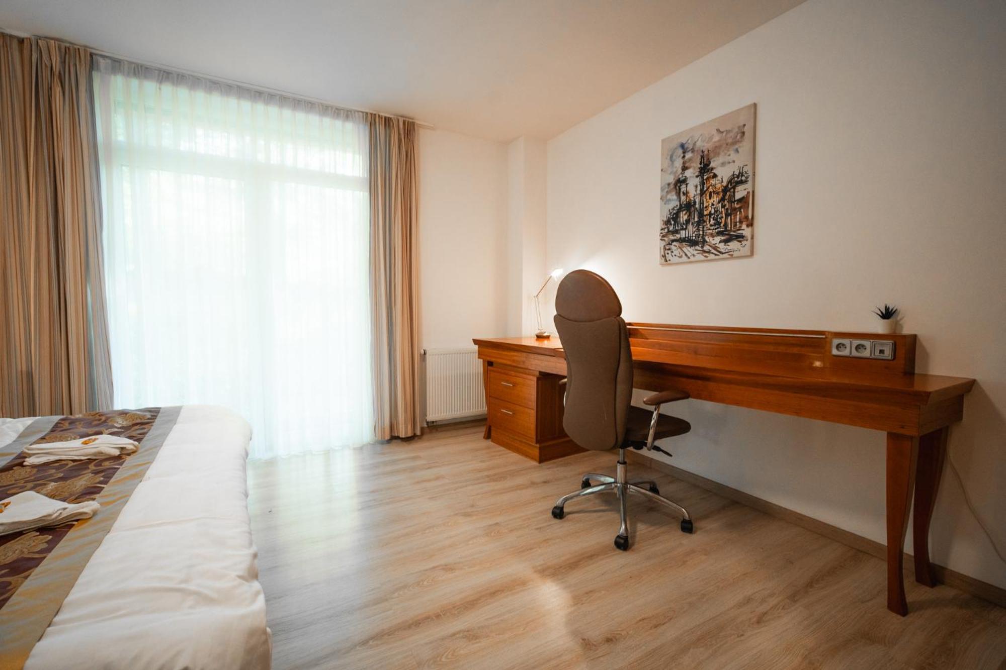 Lesni Lazne Muna Hradec Zewnętrze zdjęcie