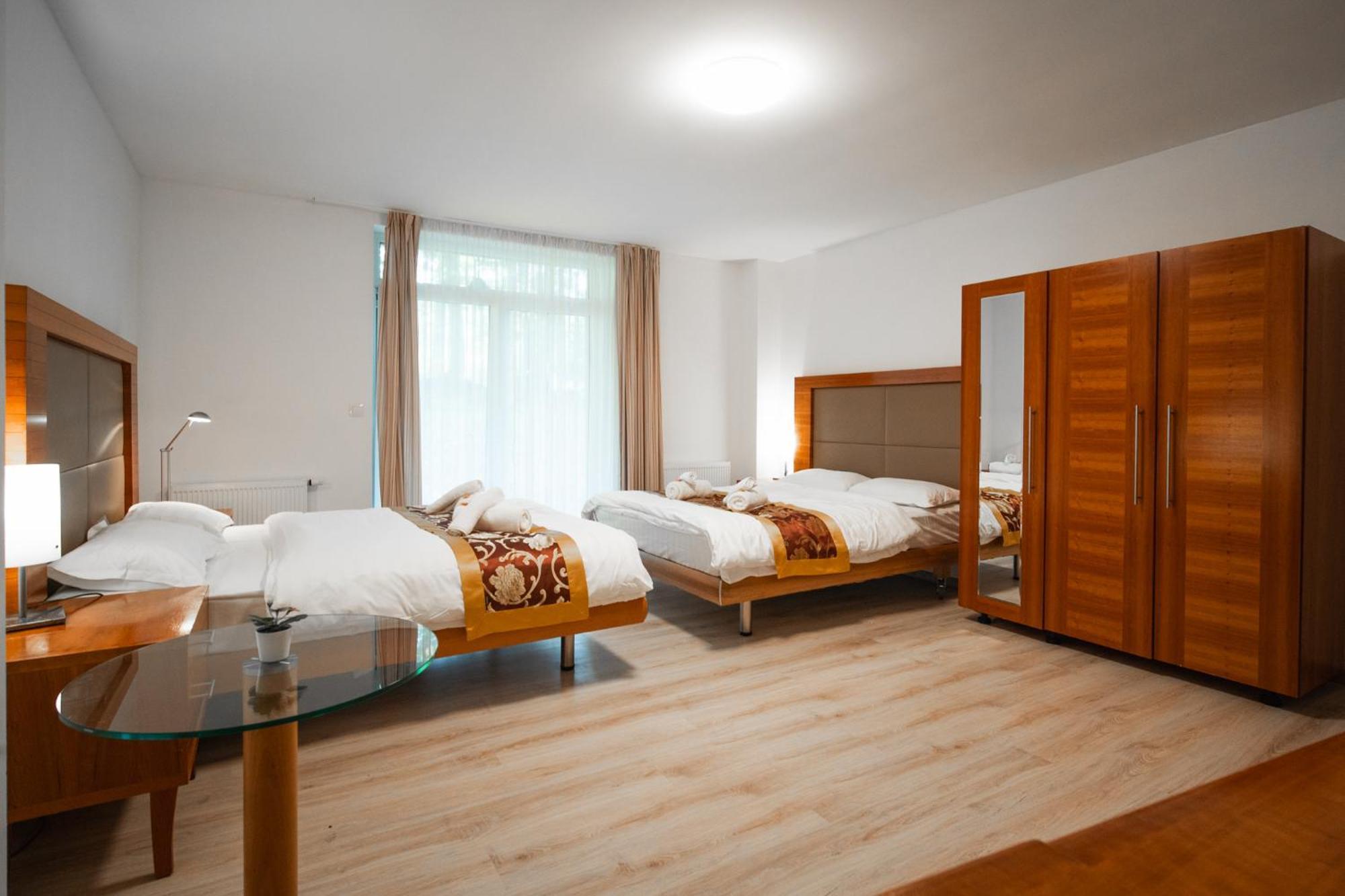 Lesni Lazne Muna Hradec Zewnętrze zdjęcie